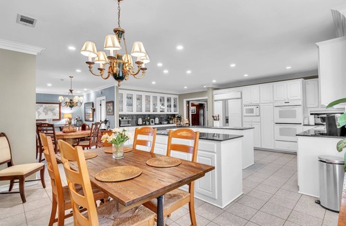 West Point House | Mr. B’s Home, Pool Table, 1 Mi to Old Waverly