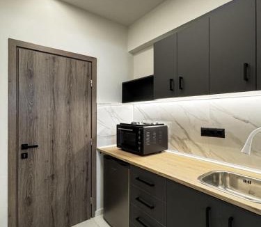 Petaloudes Apartment | Mr Darko studios