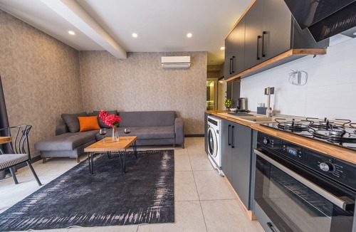 Lara Apartment | Mrt Suites Lara