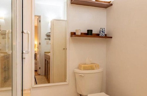 La Condesa House | MrW Artist's Atelier Orchid Oasis 3Br House