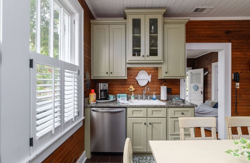 Tybee Island Cottage | Ms. Opal's Cottage - POOL! Pet-Friendly! Ground Level