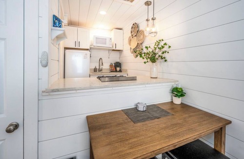 Mount Adams Apartment | Mt Adams Studio+Steps to Art Museum+Fully Equipped+Stellar City Views+Fast Wifi