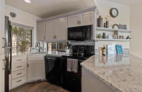 Century West House | Mt. Bachelor Village Resort Condo 511 in Bend OR