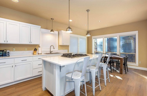 RiverWild House | Mt. Bachelor Village Retreat W/Pool & Hot Tub