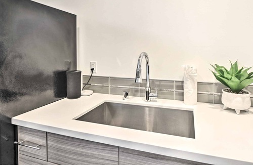 Mount Baker Apartment | Mt Baker Apartment: Walk to Lake & Light Rail