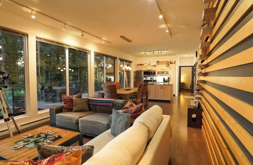 Maple Falls House | Mt Baker Lakefront Luxe Hot tub & Private Dock