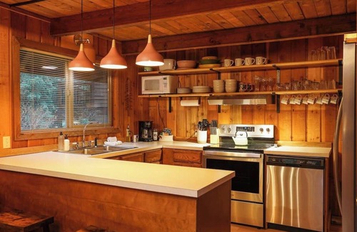 Glacier House | Mt Bakers Couples Cabin Escape-Hot Tub & Romance