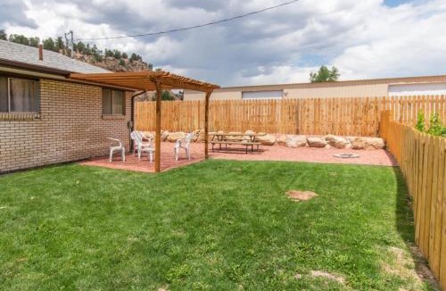Mount Carmel Junction House | Mt, Carmel Getaway
