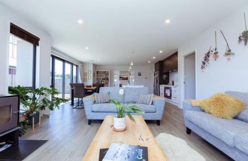 Methven House | Mt Hutt Views on Memorial Cres