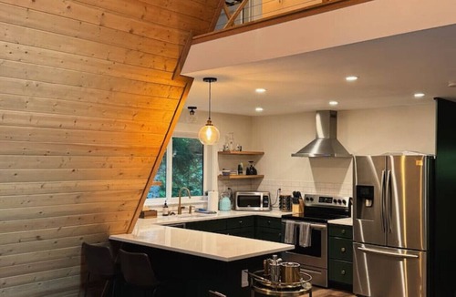 Packwood Cabin | Mt. Rainier A-Frame | Cedar Hot Tub | White Pass