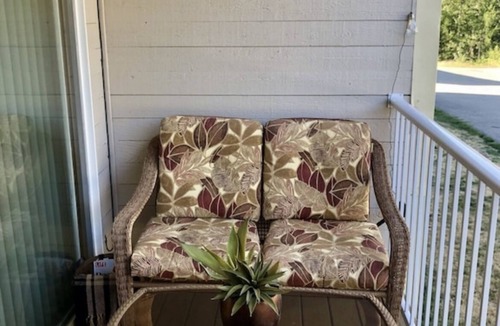 Mead Condo | Mt Spokane updated Ski Condo WiFi, Pool & Hot Tub~sleeps 4~hike, bike, explore