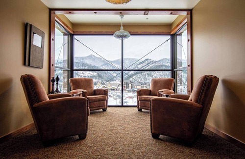 Kellogg Condo | Mt. View Suite | Fully Stocked for Your Adventures
