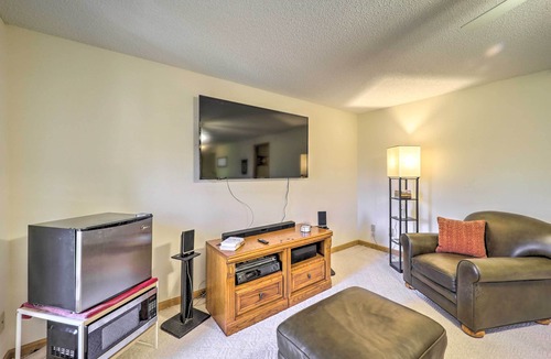 Charter Hills Cottage | Mtn-view Cabin w/Deck, 2 Mi to Beech Mtn Slopes!