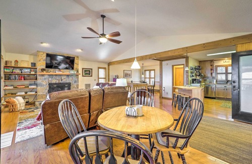 Charter Hills Cottage | Mtn-view Cabin w/Deck, 2 Mi to Beech Mtn Slopes!