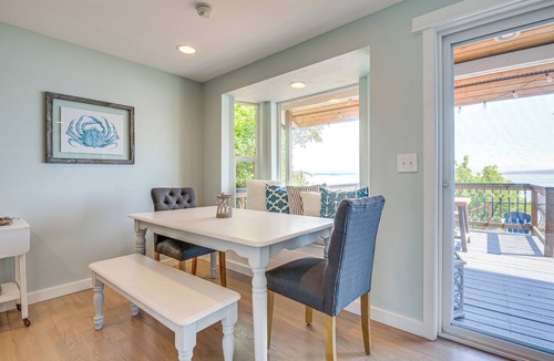 Camano Island House | Mtn-View Camano Island Retreat Overlooking Beach