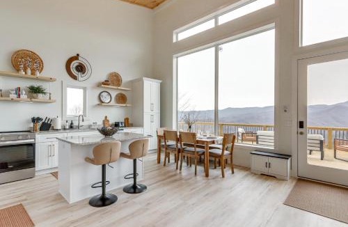 Andrews House | Mtn-View 'Hidden Falls' Cabin w/Hot Tub & Deck