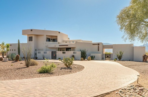 Oro Valley Cottage | Mtn-view Oasis w/Pool, Spa & Gym in Oro Valley!