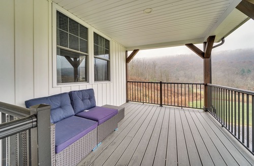 Calvin House | Mtn Views! Peaceful Rural Retreat in Mapleton