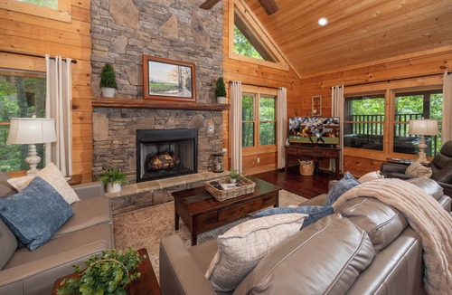 Sevierville Cabin | Mtn Views! Pool Table, Hot Tub, Air Hockey & Free Access to Pool, Golf, Fishing