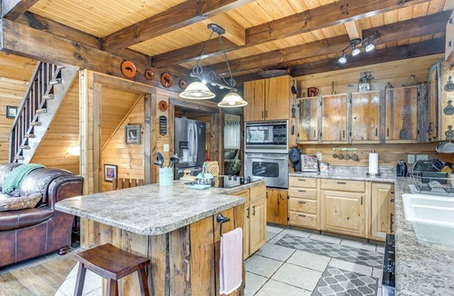 Franklin Cottage | Mtn Views, Yard, & Fire Pit: Multi-level Cabin