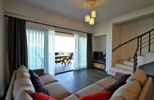 Akyarlar Villa | Muğla Bodrum'da Denize Sıfır Ve Özel Plajlı, Konforlu Lüks Kiralık Villa