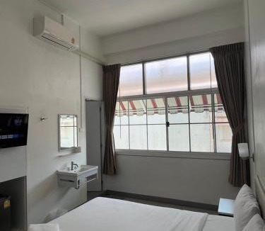 Chanthanimit Hotel | Muangchan Hotel