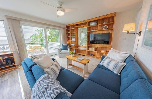 Duck Cottage | Mucky Duck | Soundfront Cottage with Private Pier