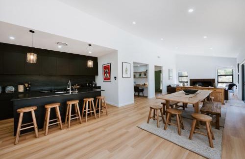 Central Mudgee House | Mudgee Luxury Retreats - Group Getaway near Wineries