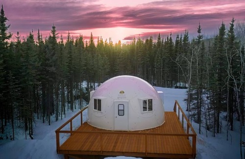 Pleasant Valley Villa | Mulchatna Igloo: Reindeer Walking Path and Aurora