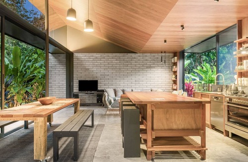 Ocean Shores House | Muli Muli - Modern Architectural