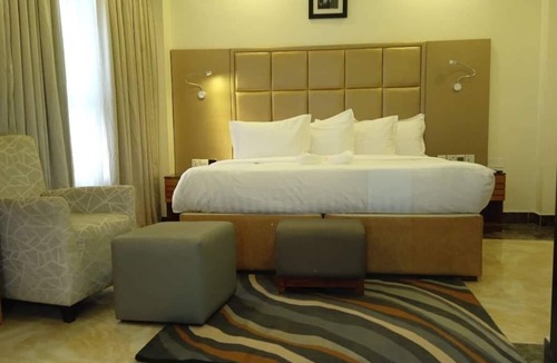 Yaba Hotel | Mulligan Hotel