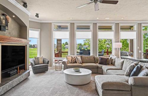 Jefferson House | Mulligan Manor Golf Course Views Fun Amenities