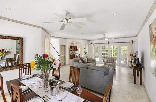 Little Battaleys House | Mullins. St Peter. Stunning Villa. 5 minutes from Mullins Beach