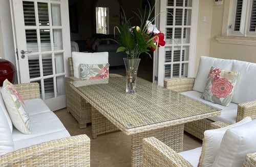 Little Battaleys House | Mullins. St Peter. Stunning Villa. 5 minutes from Mullins Beach