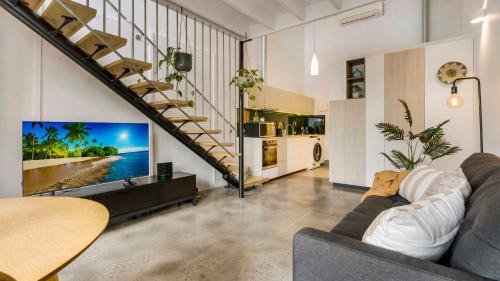 Mullumbimby House | Mullum Haven 3 - Central & Stylish Townhouse