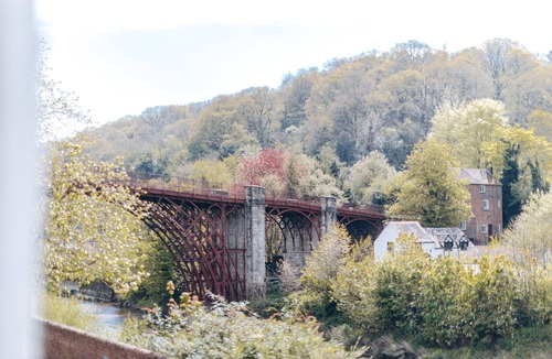 Ironbridge Cottage | Multi Award winning holiday home with a stunning view of the Iron Bridge.
