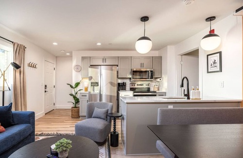 Hillsboro Village Condo | Multi-Condo Building Sleeps 58 with 7 Units, 15 Bedrooms, 22 Beds & Free Parking