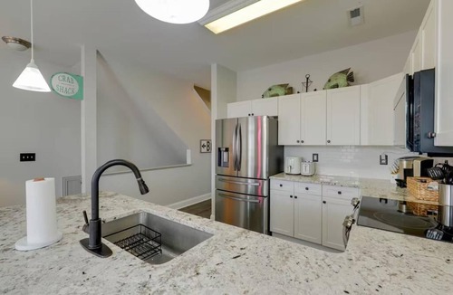 Wilmington Beach House | Multi-Family Beach House + Pet Friendly - 1114 Bonito