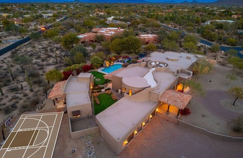 Pinnacle Paradise Villa | Multi-Million Waterslide Resort 8 bedrooms+Castia
