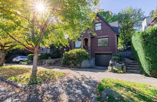 Green Lake House | Multigenerational families, work groups, friends, gather a block from Greenlake!