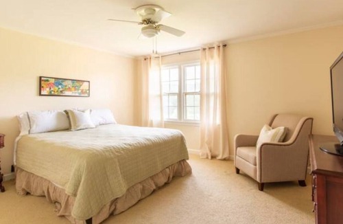 Franklin House | Multiple King beds, 25 mins near downtown.