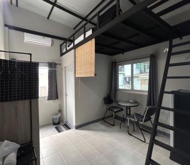 Sukhumvit Bed & Breakfast | Munchies Bed & Breakfast