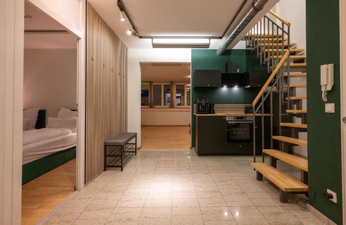 St. Paul Apartment | Munich Large Apartment 155 qm with 4 Bedrooms top located 1 to 12 guests
