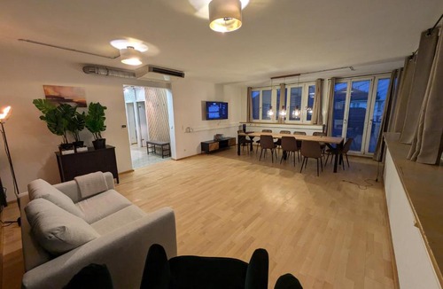 St. Paul Apartment | Munich Large Apartment 155 qm with 4 Bedrooms top located 1 to 12 guests