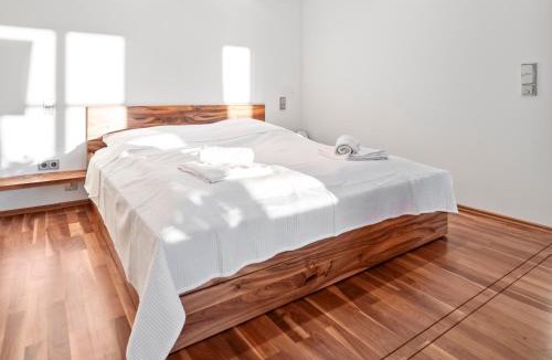 Graggenau Apartment | Munich Most Central Holiday Apartment 90m2 - 969 sq ft of Luxury