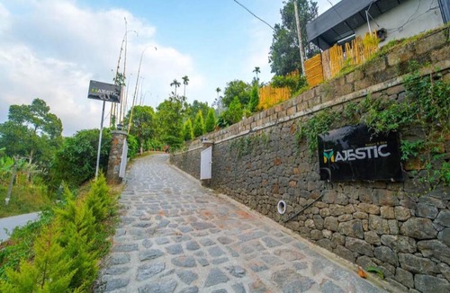 Nullatanni Resort | Munnar Majestic Resort with Pool
