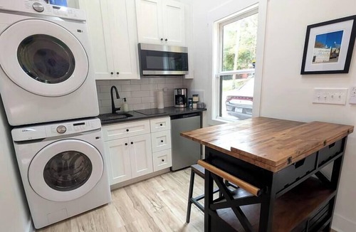 Southeast Raleigh House | Mural Mania - Fire pit, EV Charger!