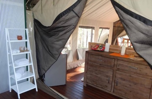 Upper Lockyer RV Rental | Murphy's Creek Hideaway