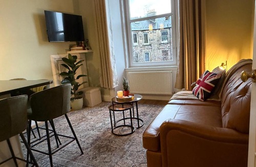 Ellemford Apartment | Murrayfield Spacious 2-bedroom apartment