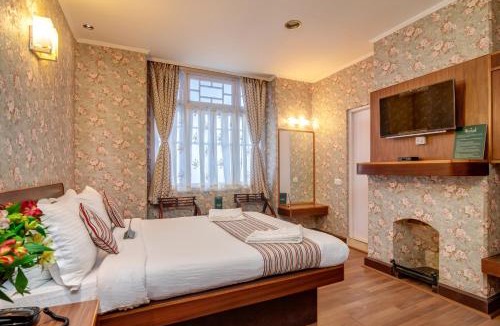 Darjeeling Hotel | Muscatel Spring Burn - 100 Mts from Mall Road